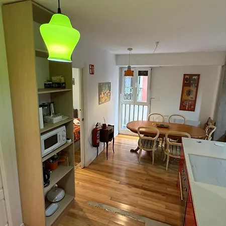 Apartman Tiny Place Loud Fun Street *