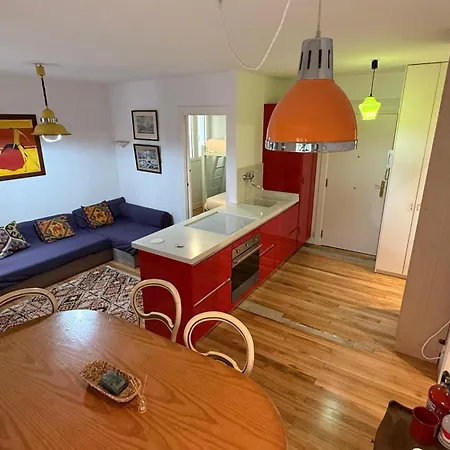 Tiny Place Loud Fun Street Lejlighed